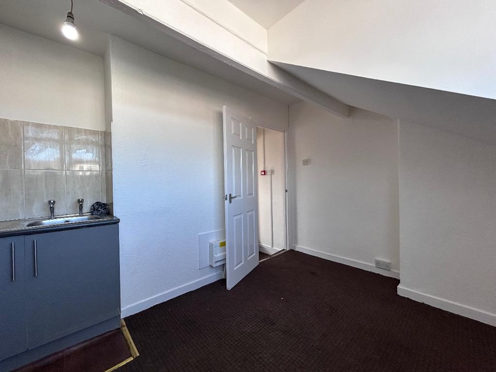 Apartment in Leeds - View 2