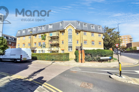 2 bedroom flat for sale, Queensberry Place, Manor Park, E12 6UW