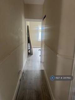 4 bedroom terraced house to rent, Honley Road, London, SE6