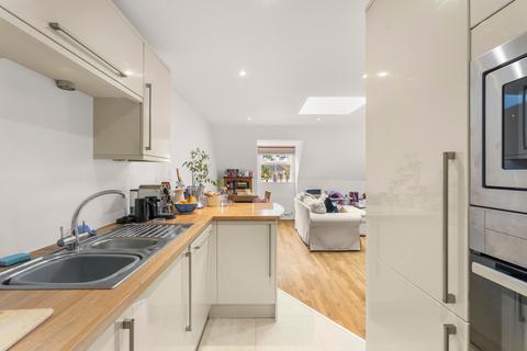 2 bedroom flat for sale, Church Street, Welwyn, AL6