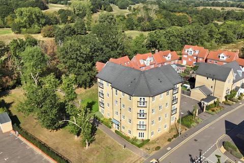 2 bedroom flat to rent, Hamlet House, Chigwell IG7