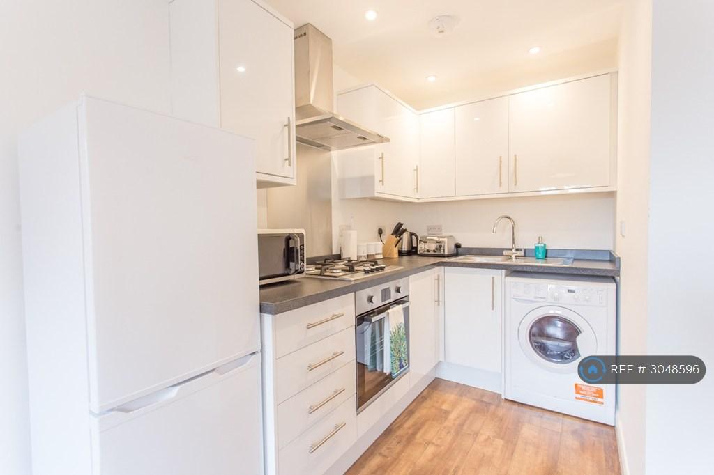 Apartment in Cowley, Oxford - More