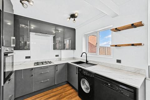 3 bedroom terraced house for sale, Thornton Road, Northampton