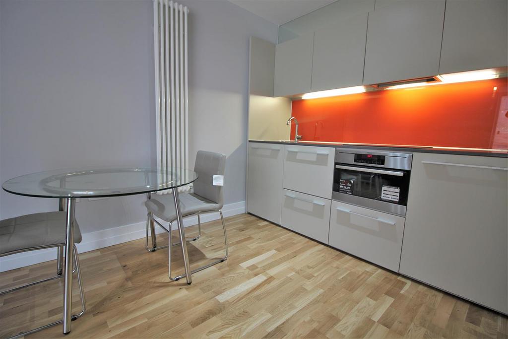 Apartment in Leicester - View 3