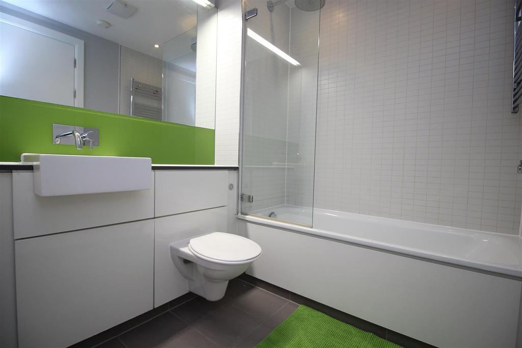 Apartment in Leicester - More