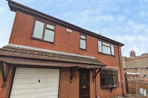 3 bedroom detached house to rent, Beech Tree Avenue, Coventry, West Midlands, CV4