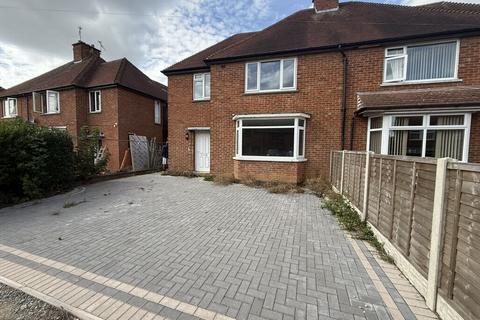 4 bedroom semi-detached house to rent, Cartwright Drive, Oadby, LE2