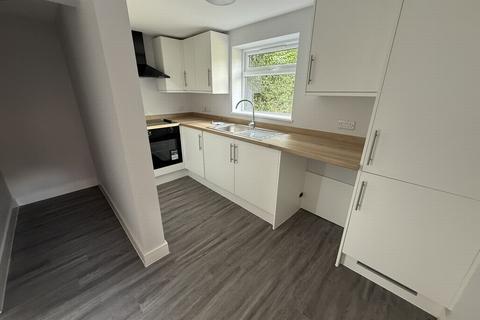 4 bedroom semi-detached house to rent, Cartwright Drive, Oadby, LE2