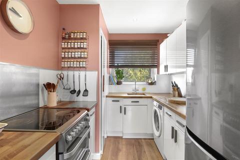 1 bedroom flat to rent, Lower Queens Road, Buckhurst Hill