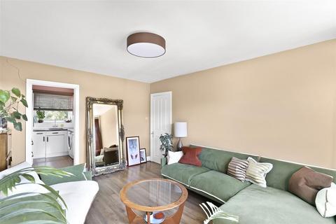 1 bedroom flat to rent, Lower Queens Road, Buckhurst Hill
