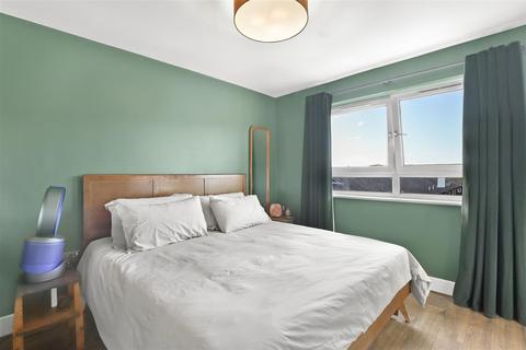 1 bedroom flat to rent, Lower Queens Road, Buckhurst Hill