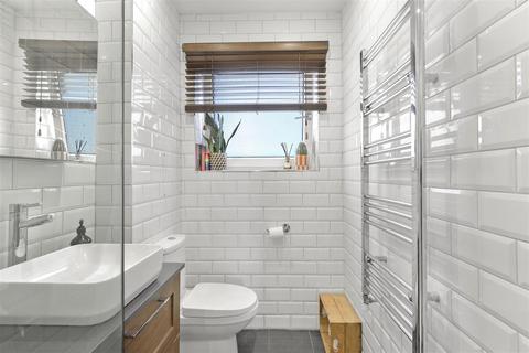 1 bedroom flat to rent, Lower Queens Road, Buckhurst Hill