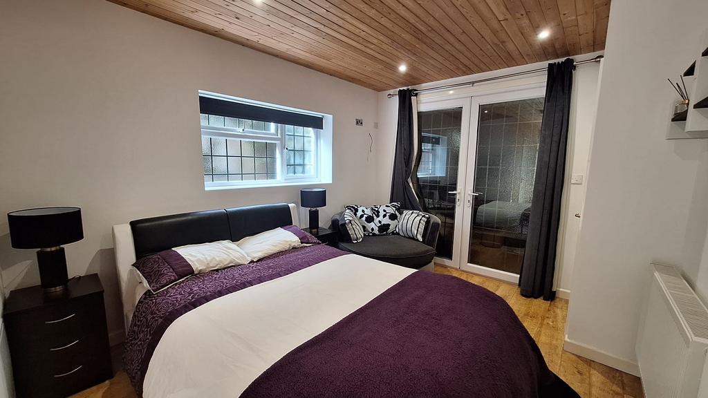 Apartment in Bournemouth - View 3