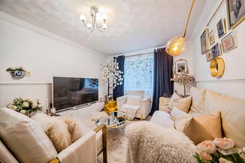 3 bedroom end of terrace house for sale, Larch Grove, Bletchley, Milton Keynes, Buckinghamshire, MK2