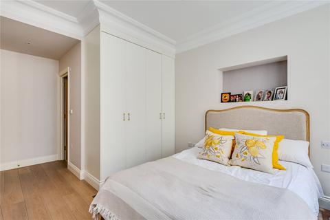 3 bedroom flat to rent, Malvern Court, Onslow Square, London