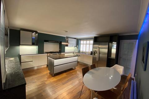 5 bed house for rent in Falkner Street, Liverpool, L8