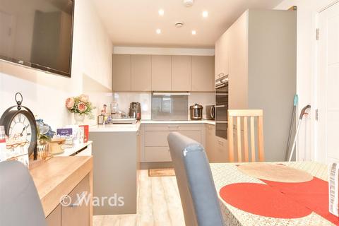4 bedroom semi-detached house for sale, Maccowan Avenue, Snodland ME6
