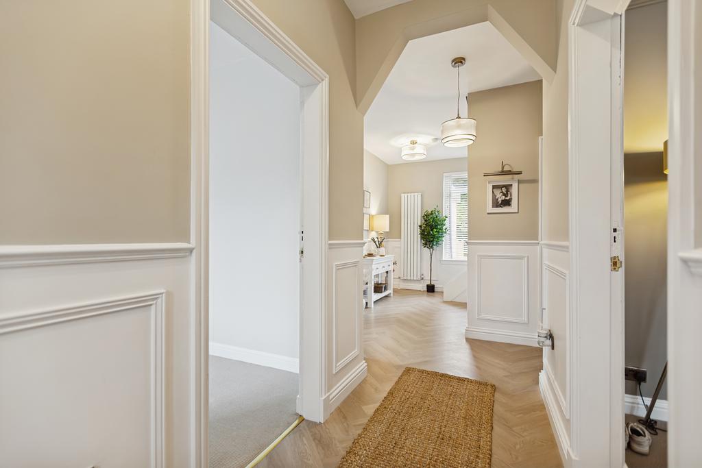 House in Bearsden, East Dunbartonshire - View 3