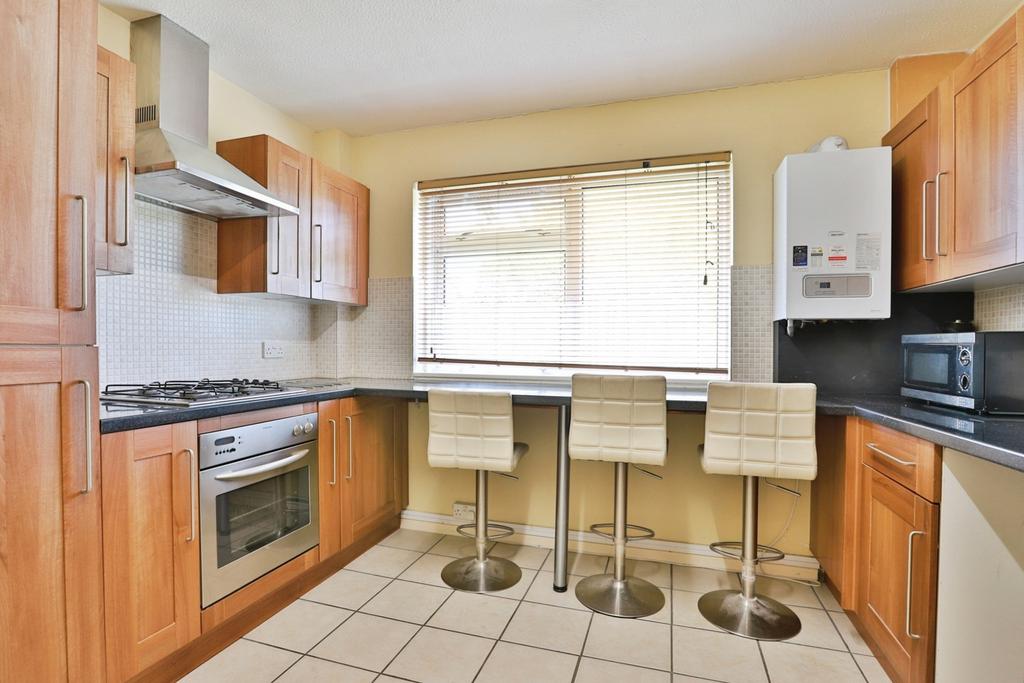 Apartment in Talbot Village, Bournemouth - View 4