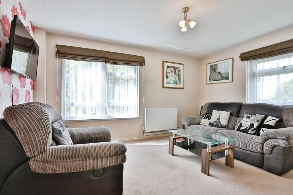 Apartment in Talbot Village, Bournemouth - More