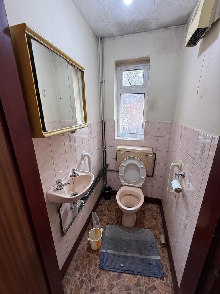 House in Leicester - More