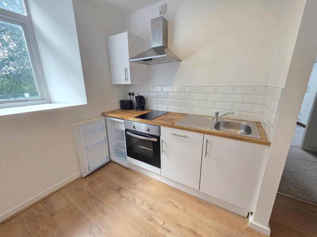 Apartment in West Yorkshire - View 4
