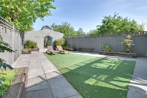 4 bedroom semi-detached house to rent, Dowanhill Road, Catford, London, SE6