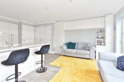 3 bedroom semi-detached house for sale, Gordon Road, Haywards Heath RH16