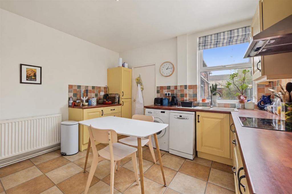 House in Nottingham - View 5