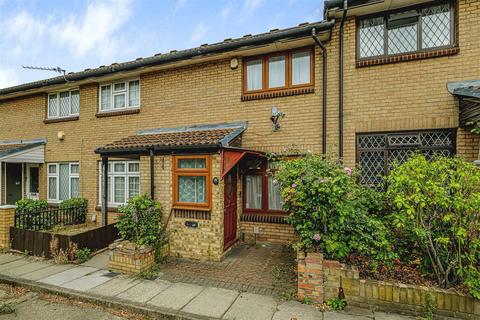 2 bedroom house for sale, Meadow Close, Leyton