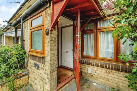 2 bedroom house for sale, Meadow Close, Leyton