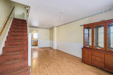 2 bedroom house for sale, Meadow Close, Leyton