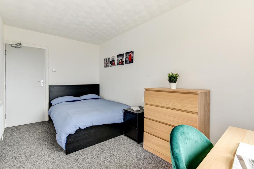 House in Brighton - View 3