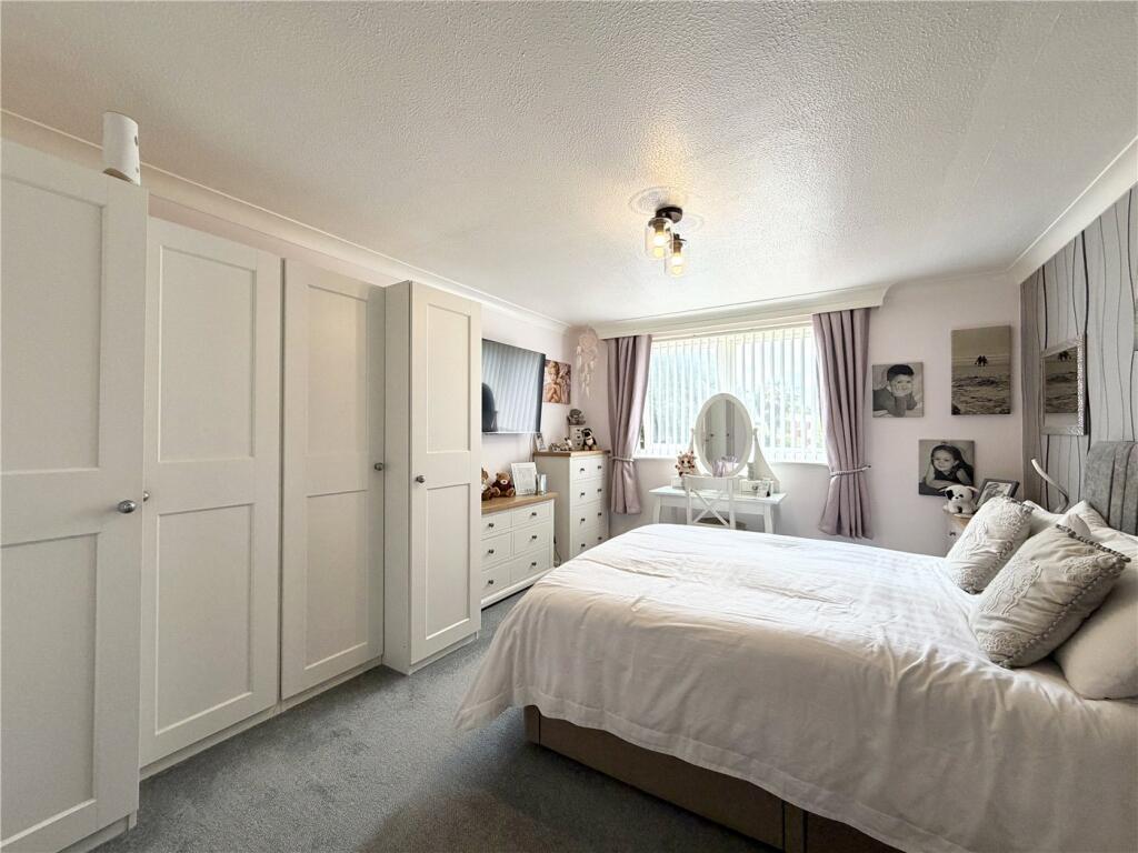 Apartment in Bournemouth - More