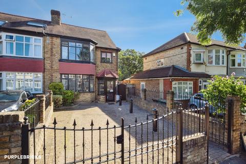 4 bedroom end of terrace house for sale, Rolls Park Road, London, E4