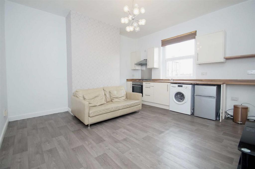 House in Leeds - View 5