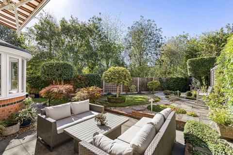 4 bedroom detached house for sale, Primrose Drive, Bicester, OX26