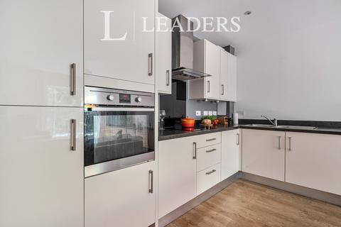 2 bedroom apartment for sale, Sovereign Way, Tonbridge, Kent