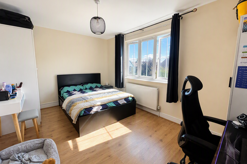 undefined, -8 Oakdale Road, London, E18