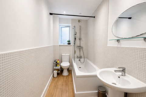 undefined, -8 Oakdale Road, London, E18