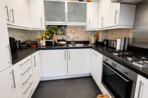 undefined, -8 Oakdale Road, London, E18