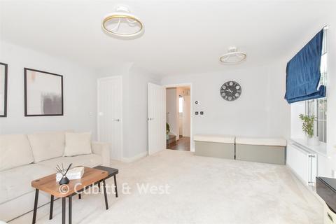 2 bedroom semi-detached house for sale, Daffodil Crescent, Crawley RH10