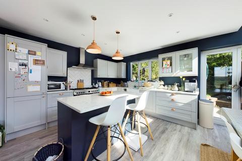 4 bedroom detached house to rent, Ovingdean Road, Ovingdean, Brighton