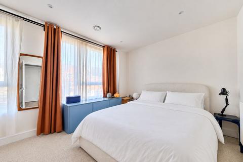1 bedroom flat for sale, Plough Way, London, SE16
