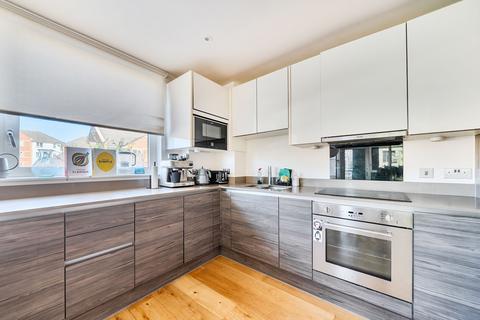 1 bedroom flat for sale, Plough Way, London, SE16