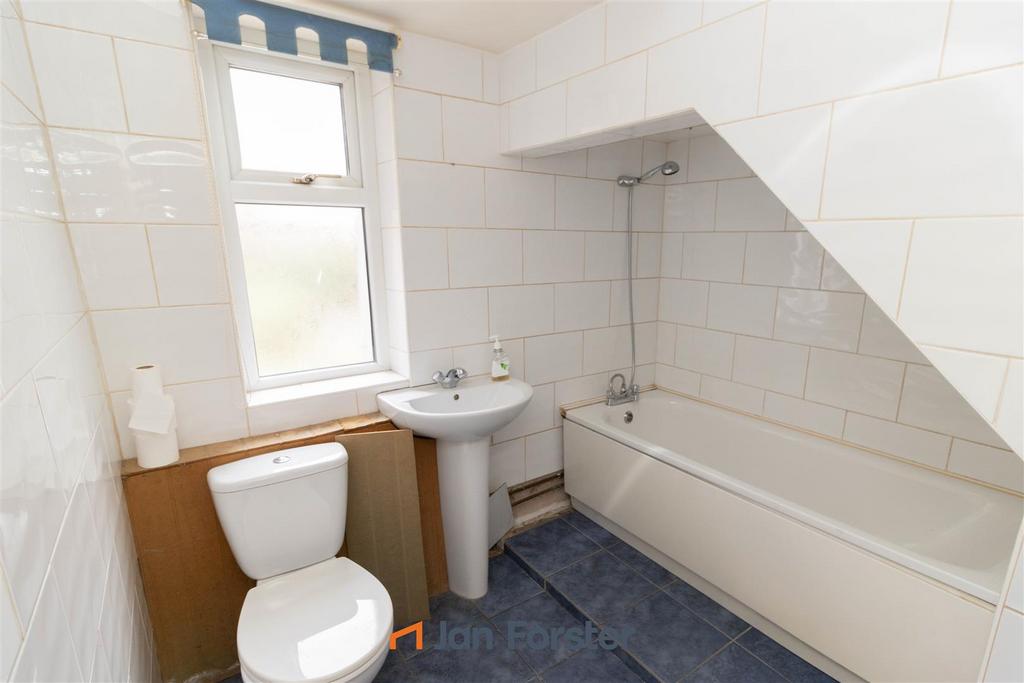 House in Newcastle Upon Tyne - View 5