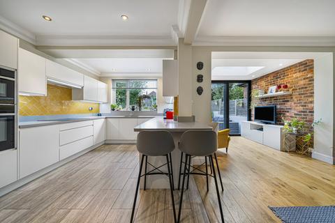 5 bedroom semi-detached house for sale, Fairoak Drive, Eltham, London, SE9