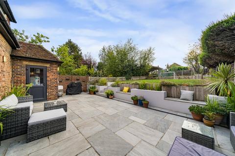 5 bedroom semi-detached house for sale, Fairoak Drive, Eltham, London, SE9
