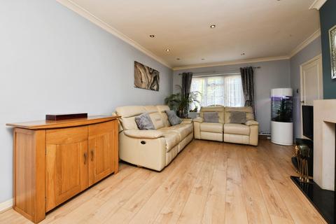 3 bedroom terraced house for sale, Plashet Gardens, BRENTWOOD, Essex, CM13