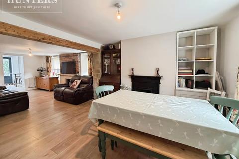 3 bedroom cottage for sale, Sheffield Road, Hoyland, Barnsley